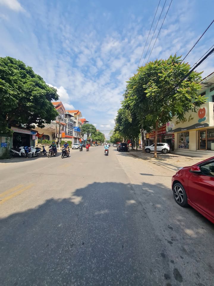 Đất thổ cư 400m² mặt đường Bà Triệu, giá 28 tỷ - Cơ hội đầu tư tuyệt vời!