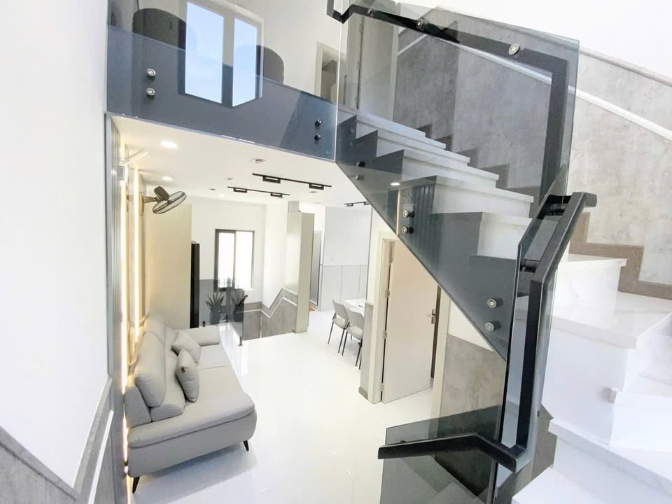 Nhà 3 tầng Cam Lộc 153m² giá 2.9 tỷ - Full nội thất, ô tô vào tận nhà!