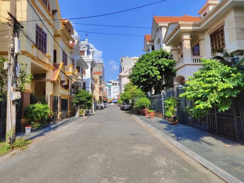 Biệt thự đẳng cấp Lạch Tray, 180m² giá 29.9 tỷ - Sẵn sàng vào ở ngay!