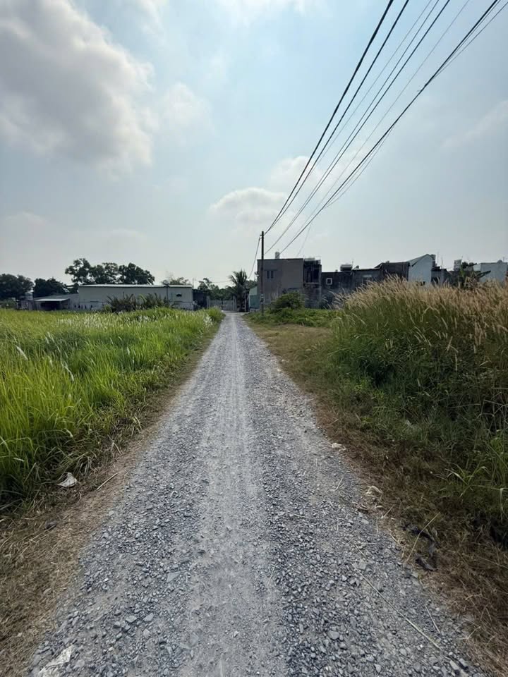 Đất thổ cư 488m² Tân Hiệp Hóc Môn giá 11 tỷ - Sổ đỏ chính chủ, đường xe tải