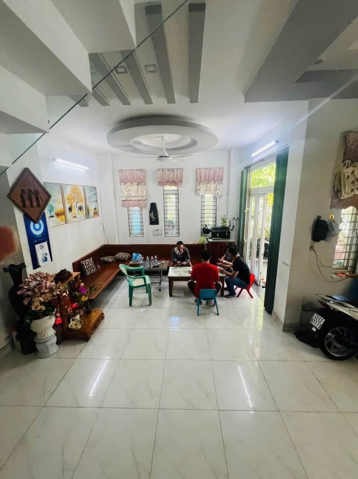 Nhà đẹp 3 tầng Thế Lữ, Đà Nẵng 90m² giá 11 tỷ - Lô góc 3 mặt thoáng!