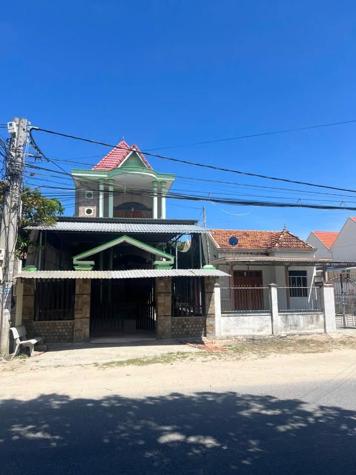 Nhà 2 tầng mặt tiền Dốc Lết, Ninh Diêm 222m² giá 6 tỷ - Kinh doanh thuận lợi!