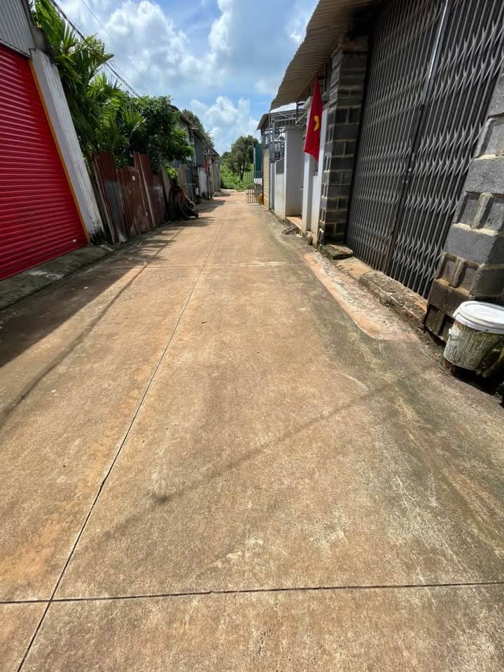 Bán đất 500m² tại đường Ymon, Buôn Ma Thuột - Giá 3 tỷ, có nhà cấp 4 liền kề!