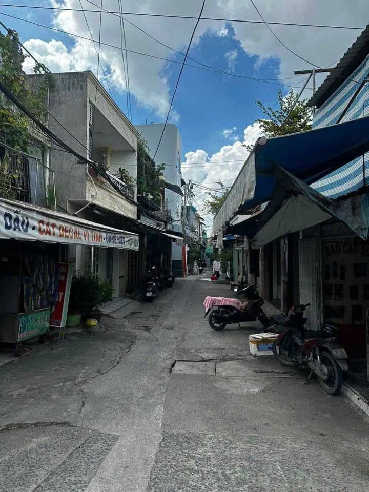 Nhà cho thuê nguyên căn Phạm Thế Hiển, Q8, 24m² giá 8 triệu - Tiện ích đầy đủ!