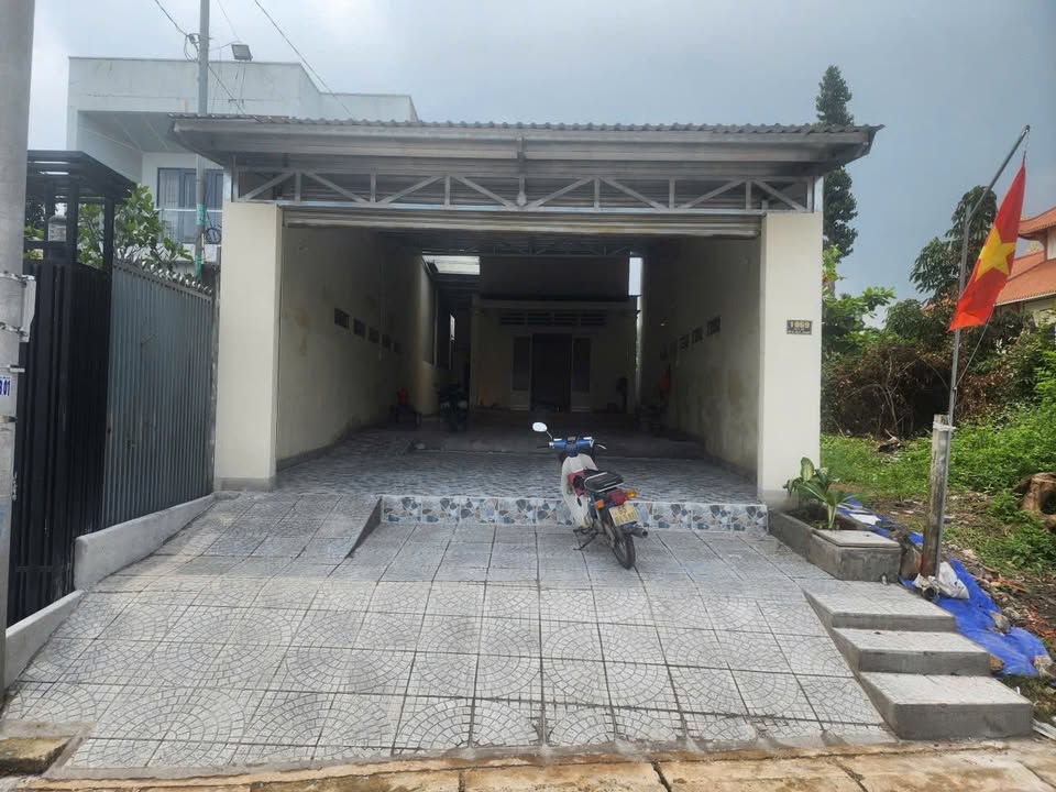 Nhà cấp 4 mặt tiền Lý Thái Tổ, 100m² chỉ 7 triệu/tháng - Cho thuê ngay!