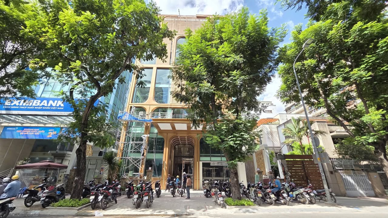 Cho thuê tòa nhà văn phòng 6 tầng tại Quận 3 - Diện tích 1600m², pháp lý rõ ràng!