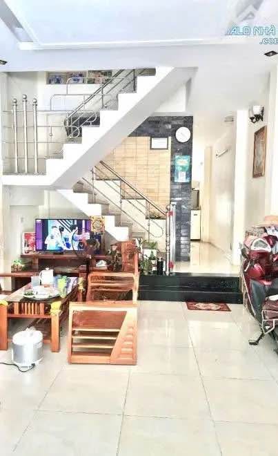 Nhà 3 tầng mặt tiền Cao Xuân Dục - Hải Châu, Đà Nẵng 58m² giá 6 tỷ - Mặt tiền thoáng, kinh doanh tốt!