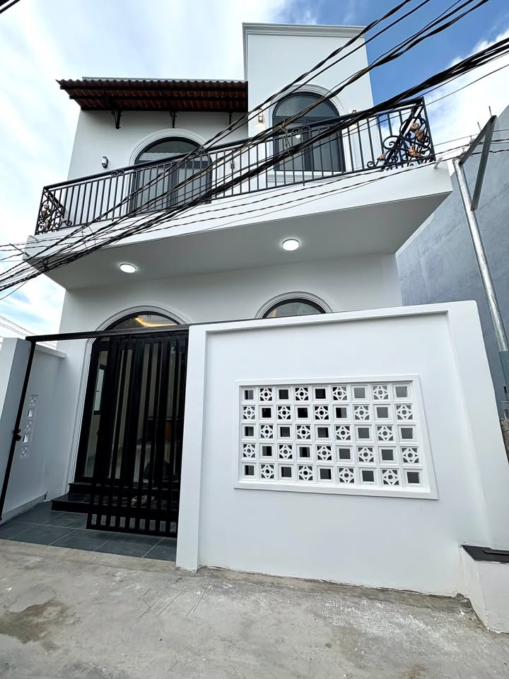 Nhà lầu đường Lê Văn Phẩm, Mỹ Tho 48m² giá 1.7 tỷ - Thiết kế hiện đại, gần trung tâm thành phố!