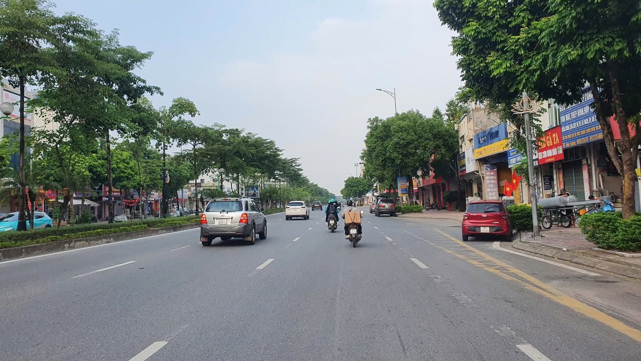 Đất lô góc Ngô Gia Tự, Long Biên 30m² giá 6 tỷ - Sát trường học, ô tô vào tận nơi!