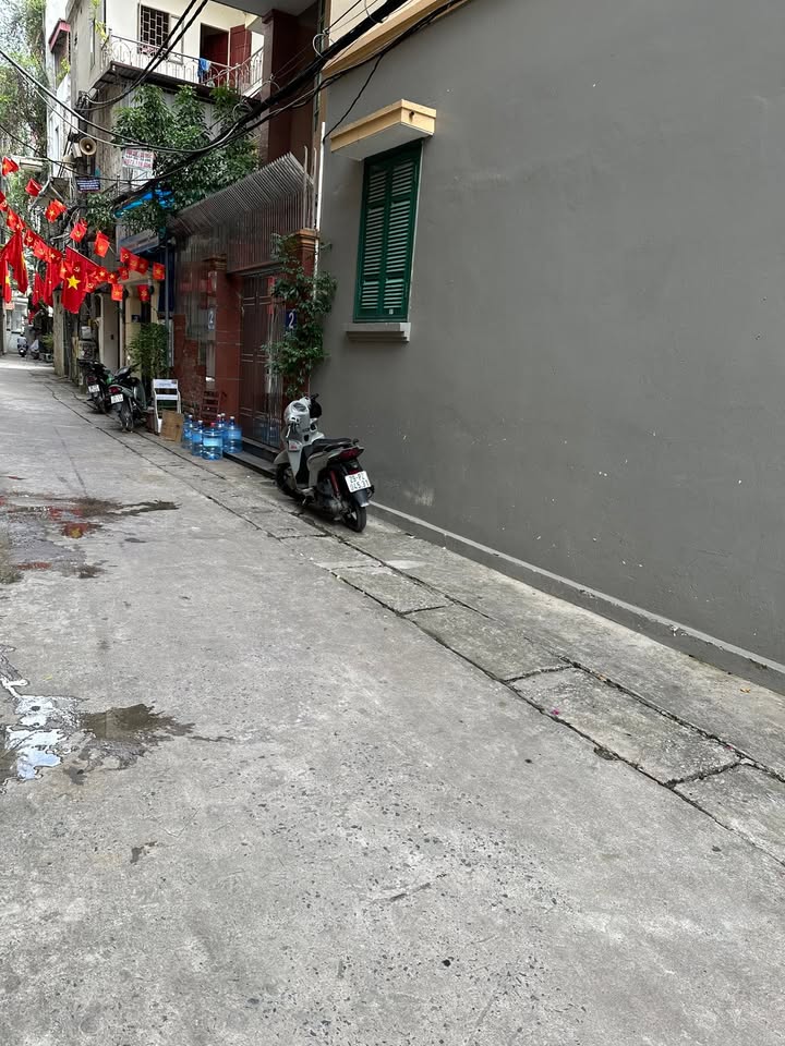 Nhà phố Hoàng Quốc Việt 55m² giá 20 tỷ - Lô góc thông thoáng, kinh doanh thuận lợi!