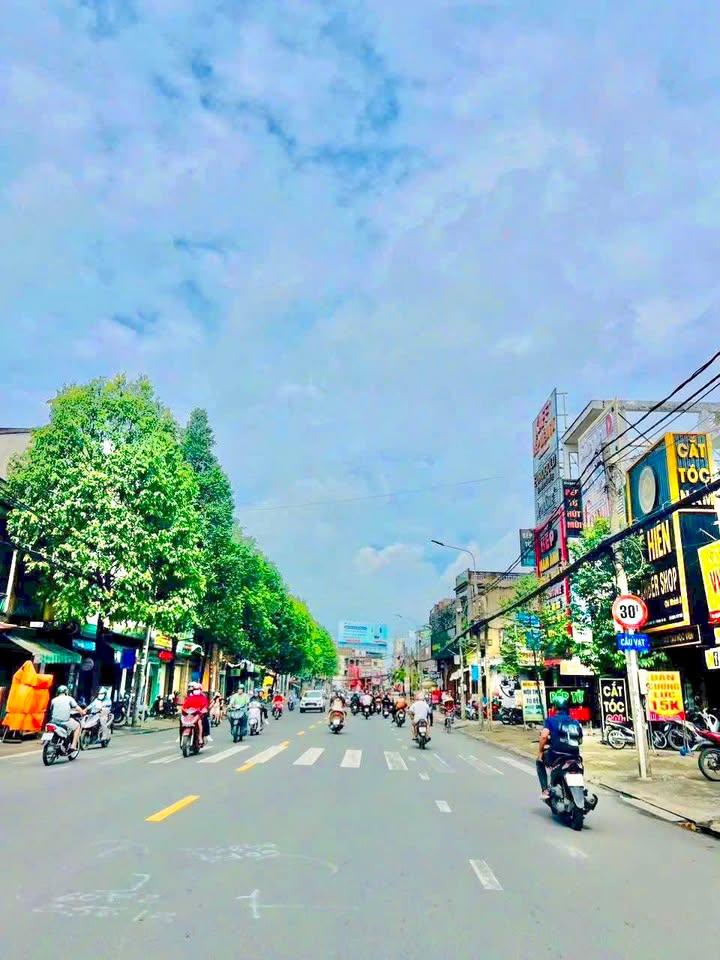 FrontHouse Phạm Văn Thuận Biên Hòa 181m² giá 15.9 tỷ - Cơ hội đầu tư tuyệt vời!