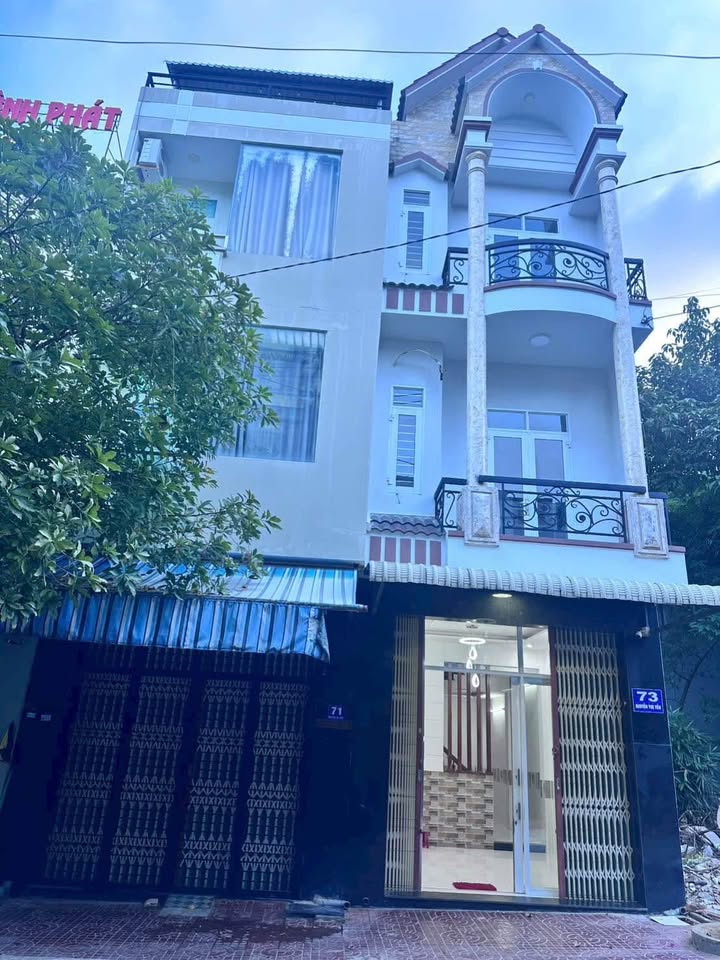 Nhà mặt tiền đường Nguyễn Thị Yến, Quy Nhơn 40m² giá 3.8 tỷ - Kinh doanh thuận lợi!