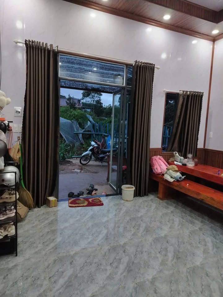 Nhà phố phường 6 Đà Lạt 140m² giá 1.75 tỷ - Gần chợ và trường học!