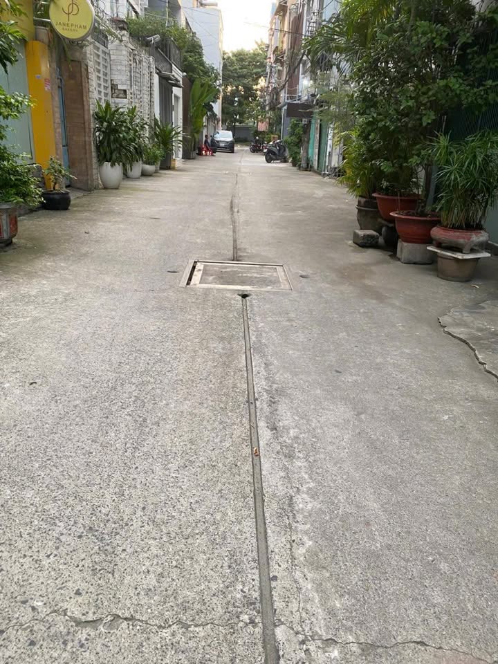 Nhà phố Bùi Đình Tuý, Bình Thạnh 50m² giá 8 tỷ - Hẻm xe hơi, tiện nghi đầy đủ!