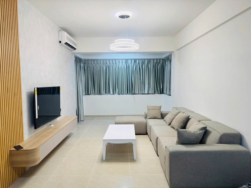 Nhà cho thuê Mỹ Khánh 4, Q7, 112m² giá 28.8 triệu - Nội thất mới hoàn hảo!