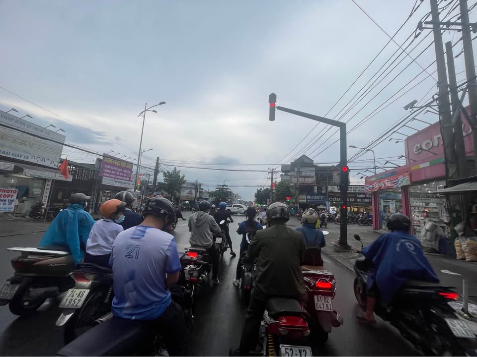 Bán nhà mặt tiền Lê Hồng Phong, Dĩ An 200m² - Đầu tư sinh lời cao!