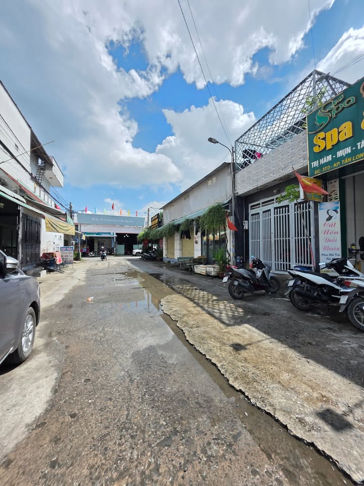 Nhà phố Tân Đông Hiệp Dĩ An 66m² giá 3.62 tỷ - Bán đất tặng nhà lầu ngay chợ!