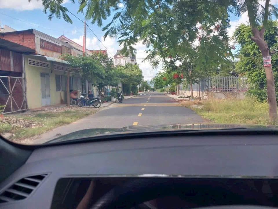 Lô đất mặt tiền Nguyễn Hữu Dụ, phường Tân Ninh, 123m² - Giá 2.78 tỷ, vị trí đắc địa!