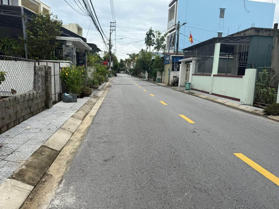 FrontHouse mặt tiền Nguyễn Văn Cừ 160m² giá 2.8 tỷ - Cơ hội đầu tư tuyệt vời!