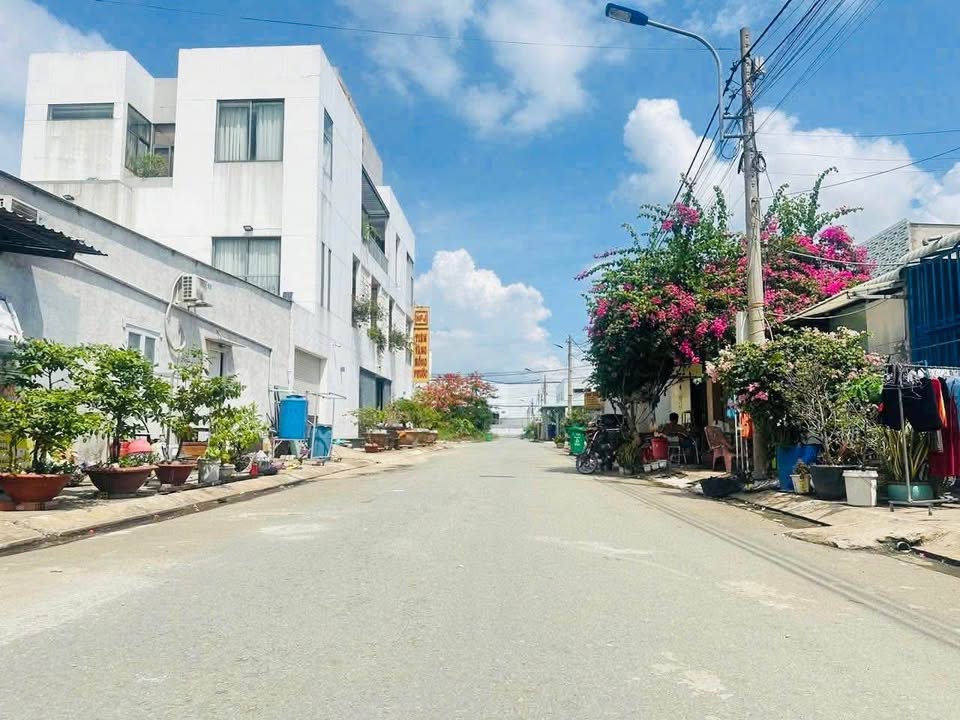 Đất nền Khu dân cư ấp 3 xã Long Cang 100m² giá 1.43 tỷ - Vị trí đẹp, đông đúc!