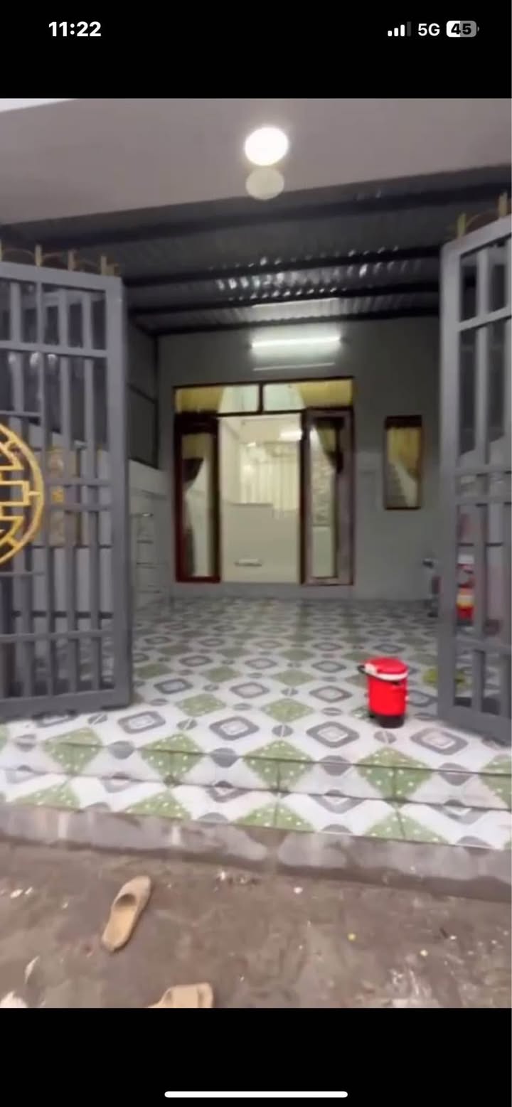 Nhà phố Cần Giuộc 76m² giá 1.7 tỷ - Sổ đỏ chính chủ, gần chợ!