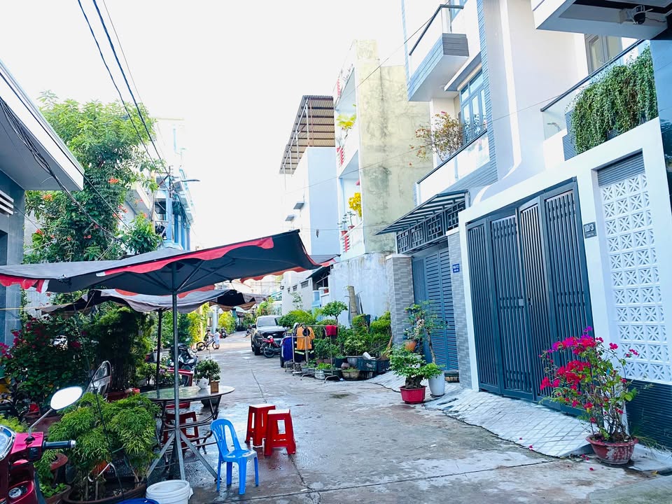 Nhà 4 tầng Tản Đà, Phường Tuy Hoà, 90m² giá 3.7 tỷ - Bán gấp, bớt lộc!