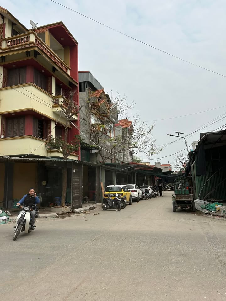 Nhà Phù Khê Từ Sơn 90m² giá 40 tỷ - Gần công viên Nguyễn Văn Cừ!