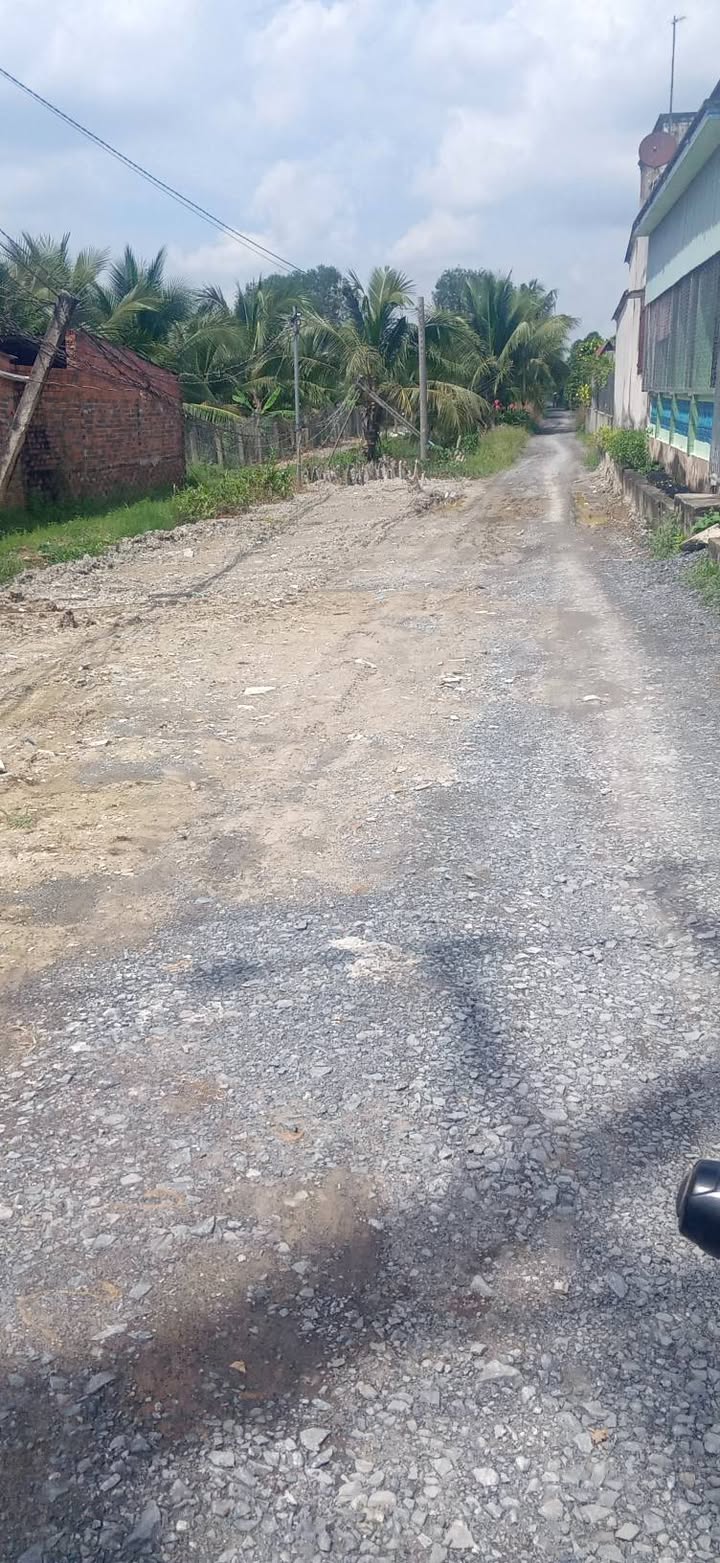 Đất nền thổ vườn 960m² tại Lương Hòa, Bến Lức - Giá chỉ 2.5 tỷ, thích hợp nghỉ dưỡng!