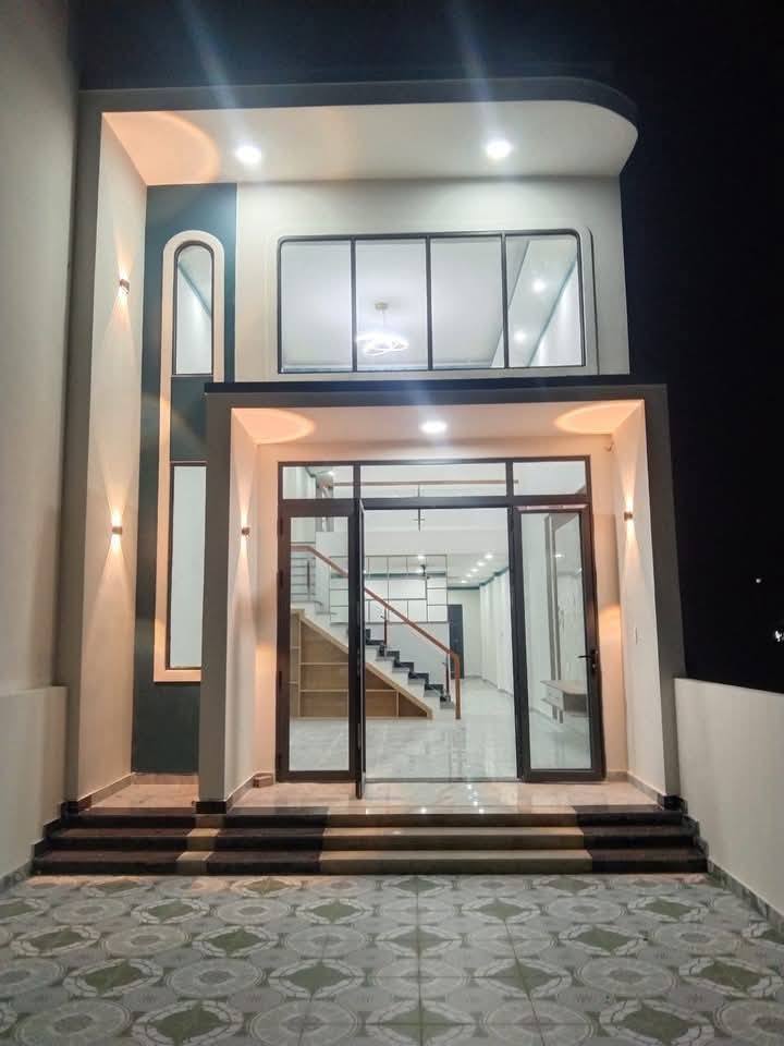 Nhà gác lửng đường nhựa N9, khu đô thị Mỹ Phước 4, Bến Cát 150m² giá 2.3 tỷ - Sẵn sàng vào ở!