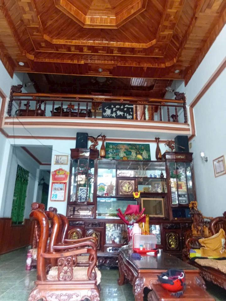 Nhà mặt tiền Quang Trung, Buôn Ma Thuột 165m² giá 5.5 tỷ - Khu dân cư an ninh tốt!