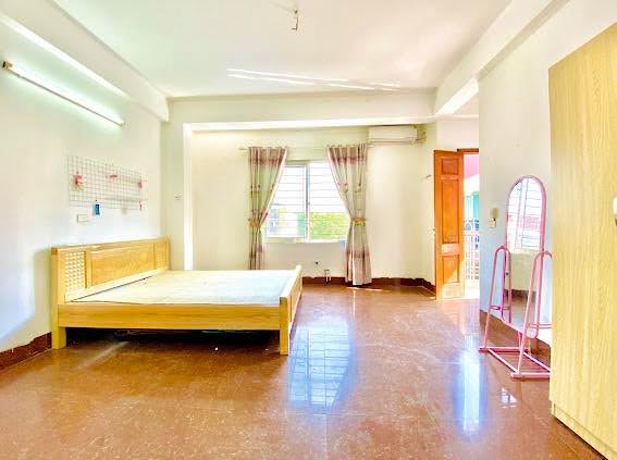 Phòng cho thuê tại ngách 15 ngõ 79 Dương Quảng Hàm, 30m² - Giá thương lượng hấp dẫn!