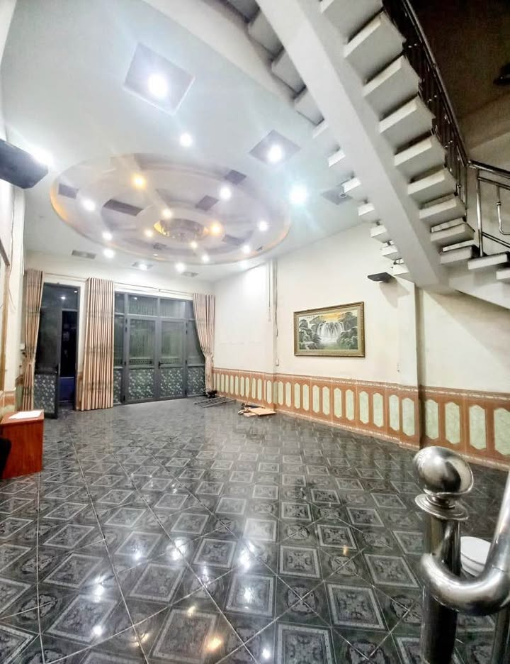 Nhà 2 tầng 100m² phố Lương Khánh Thiện giá 2.55 tỷ - Cơ hội vàng sở hữu ngay!