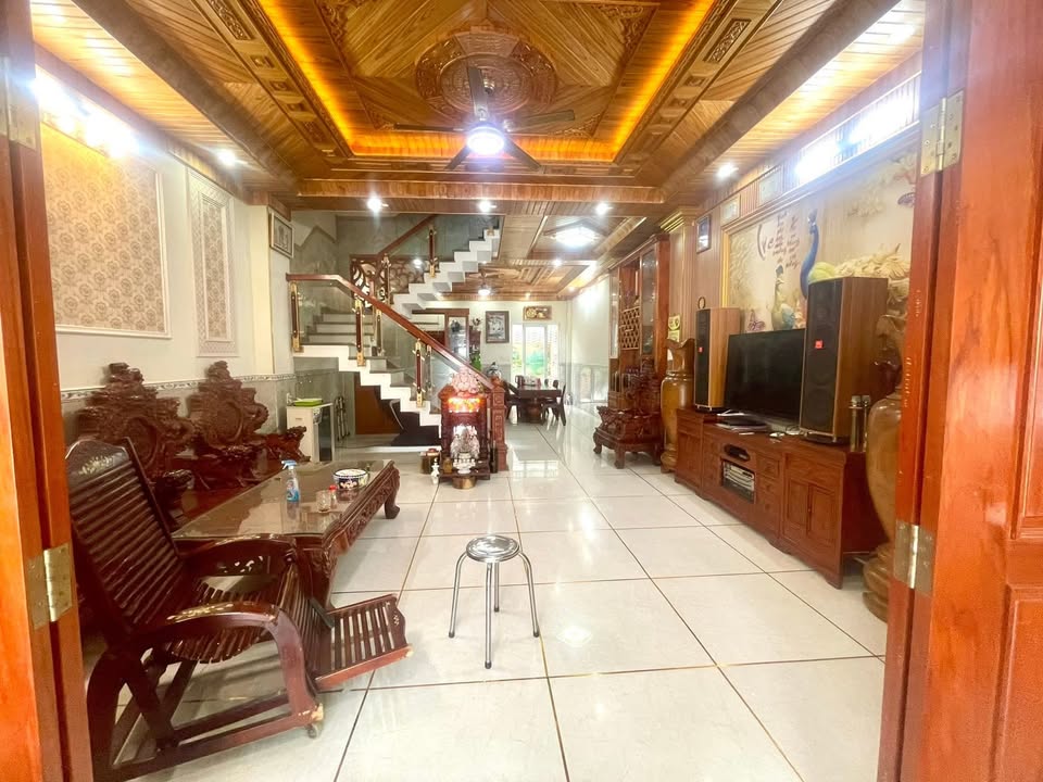 Nhà 4 tầng mặt tiền đường Tân Xuân Hóc Môn 107m² giá 8.9 tỷ - Ô tô ngủ trong nhà!