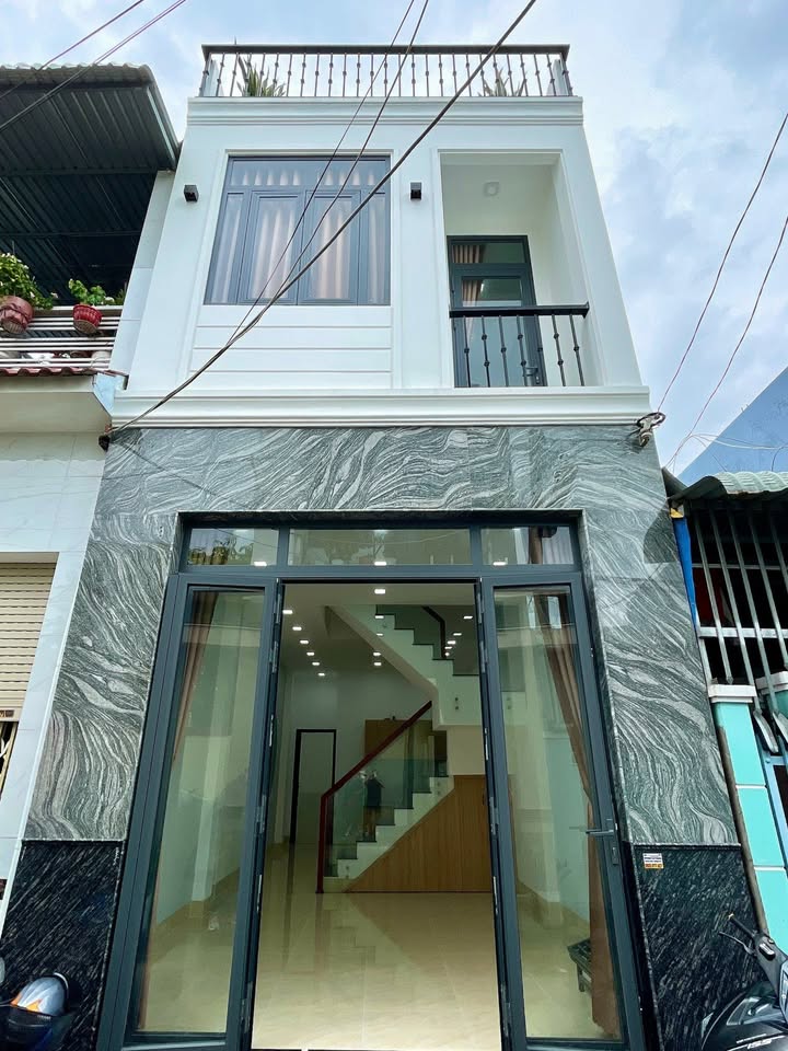 Nhà 2 Lầu Hẻm 127/8N, Cần Thơ 144m² giá 3 tỷ - Móng cọc khoan nhồi chất lượng!