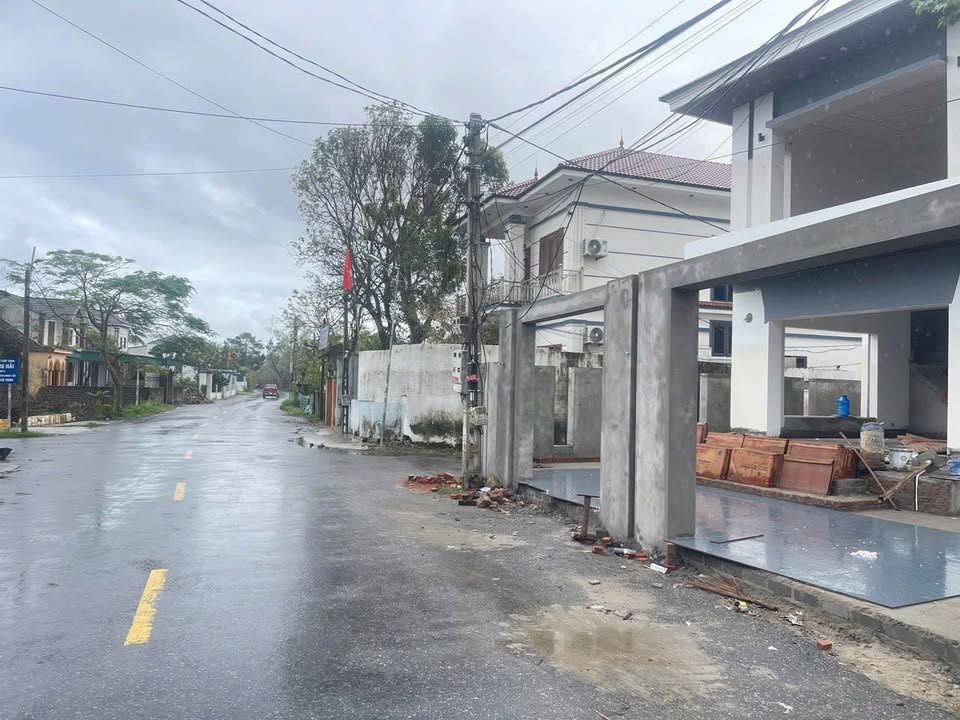 Bán đất kèm nhà cấp 4 tại Vĩnh Lộc, TP Vinh - Diện tích 93m², giá chỉ 2.2 tỷ!