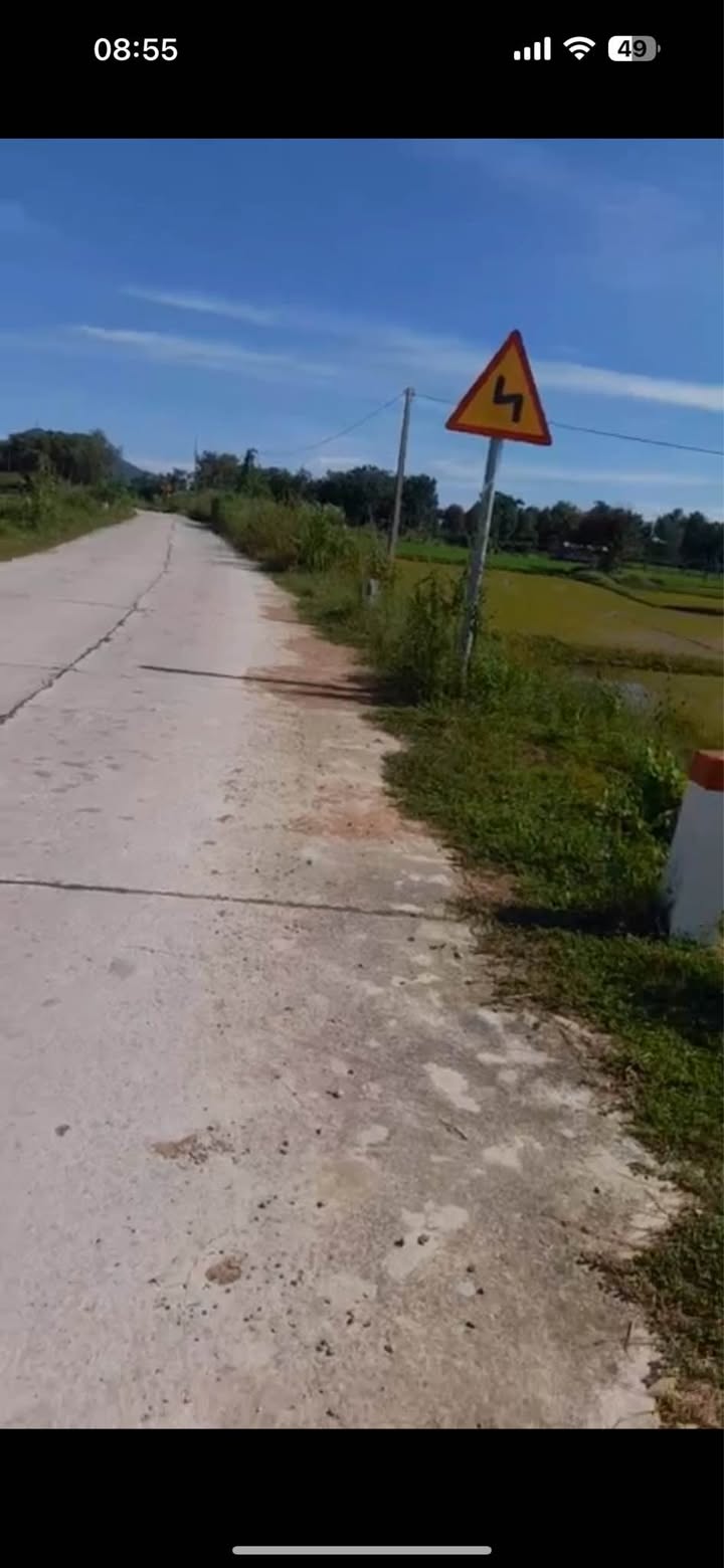 Đất lúa 2 sao mặt đường bê tông Hàm Trí giá 170 triệu - Cơ hội đầu tư hấp dẫn!