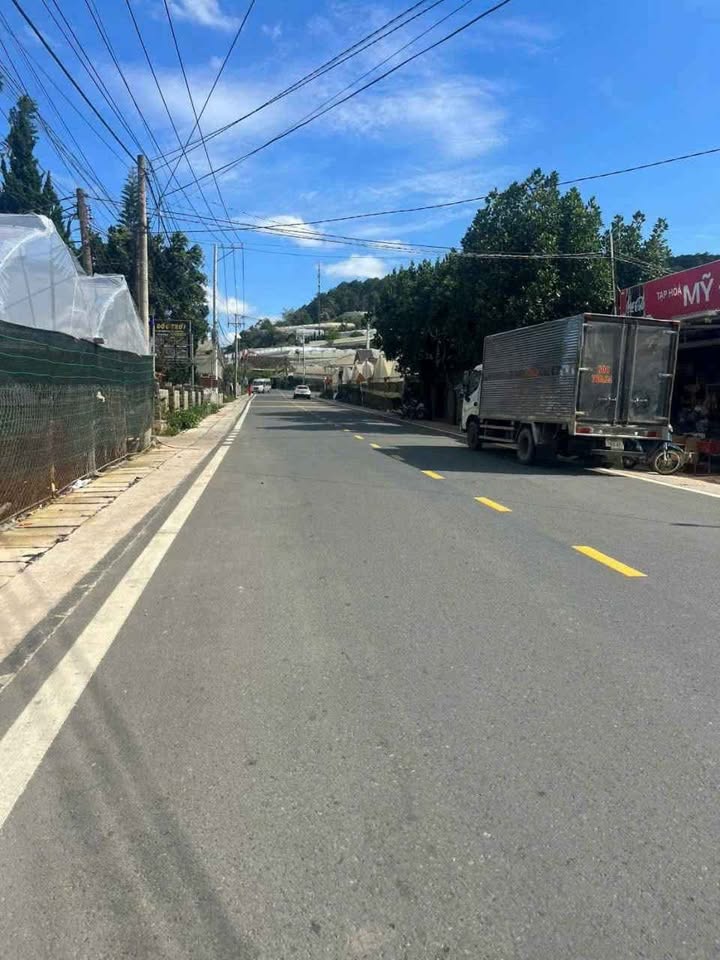 Nhà mặt tiền Măng Lin, Đà Lạt 135m² giá 2.65 tỷ - Kinh doanh sầm uất!