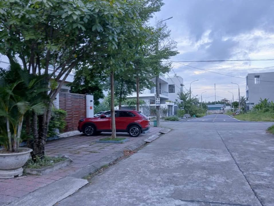 Nhà 2 tầng Trưng Vương, Uông Bí 105m² giá 3 tỷ - Full nội thất sang trọng!