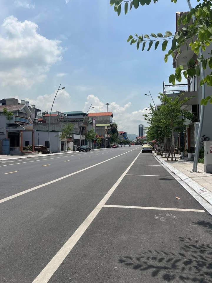 Đất kinh doanh mặt tiền đường Hoàng Quốc Việt 150m² - Vị trí đắc địa, tiềm năng phát triển!