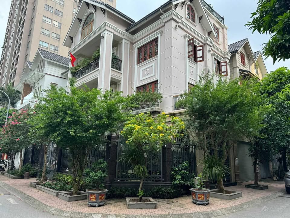 Biệt thự lô góc 4 tầng tại Khu Phân Lô Víp Đống Đa 85m² giá 36 tỷ - Kinh doanh sầm uất!