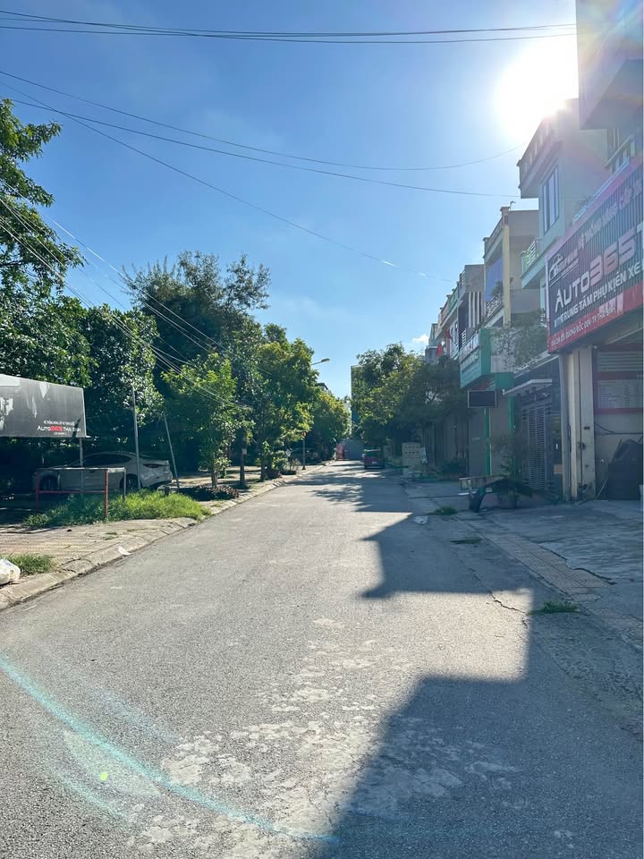 Nhà 4 Tầng Khu A TĐC Trần Lãm Thái Bình 75m² giá 6 tỷ - Thiết kế hiện đại, đầy đủ tiện nghi!