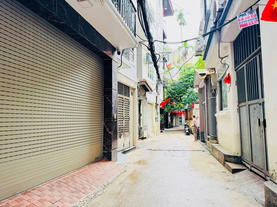 Nhà phố Lạc Long Quân Cầu Giấy 47m² giá 13.8 tỷ - Kinh doanh sầm uất!