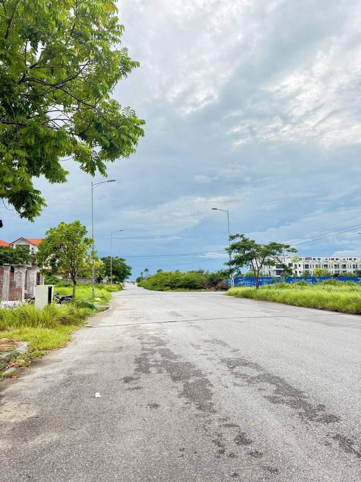 Đất biệt thự khu Mê Linh - Anh Dũng 180m² giá 6.3 tỷ - Vị trí đẹp, không lỗi!