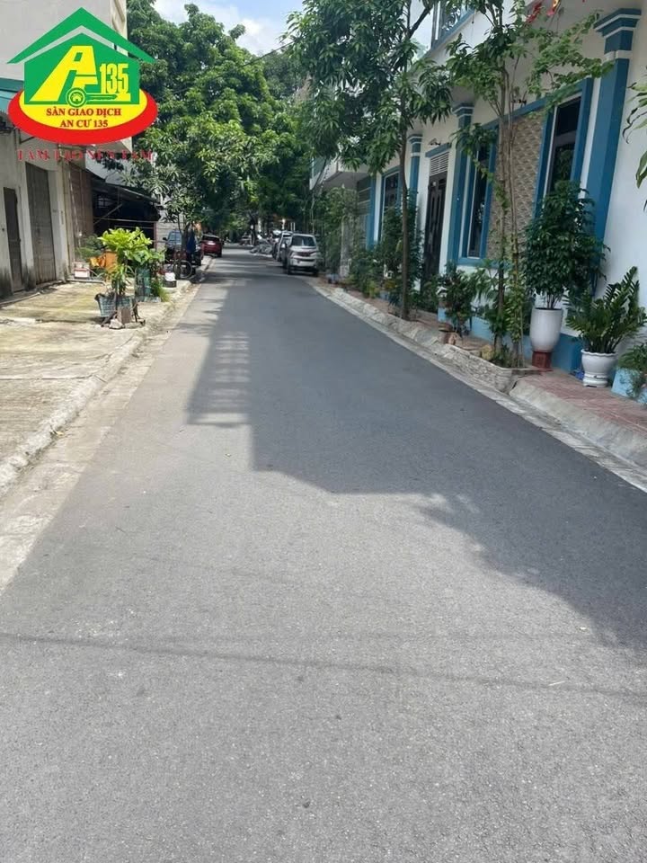 Nhà 2 tầng mặt tiền phố Tây Sơn, Ninh Bình 53m² giá chỉ 5 tỷ - Đầu tư sinh lời!