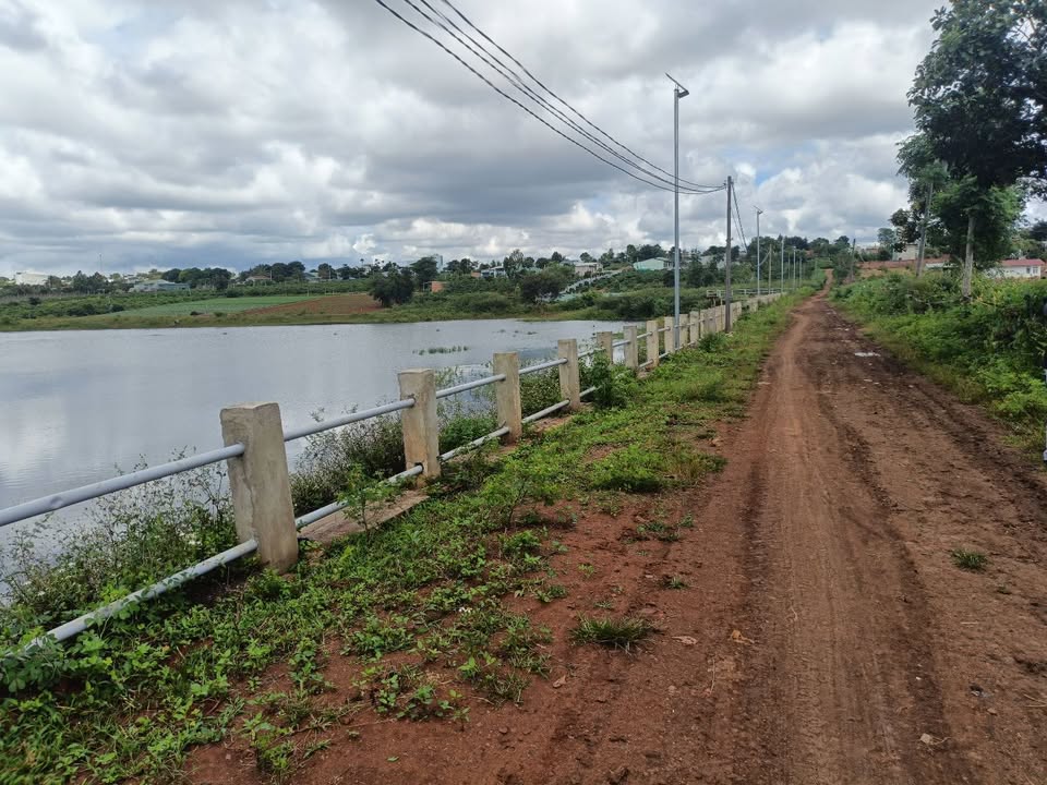 Đất nền Bùi Viện, Pleiku 1300m² - View hồ tuyệt đẹp, giá thương lượng!