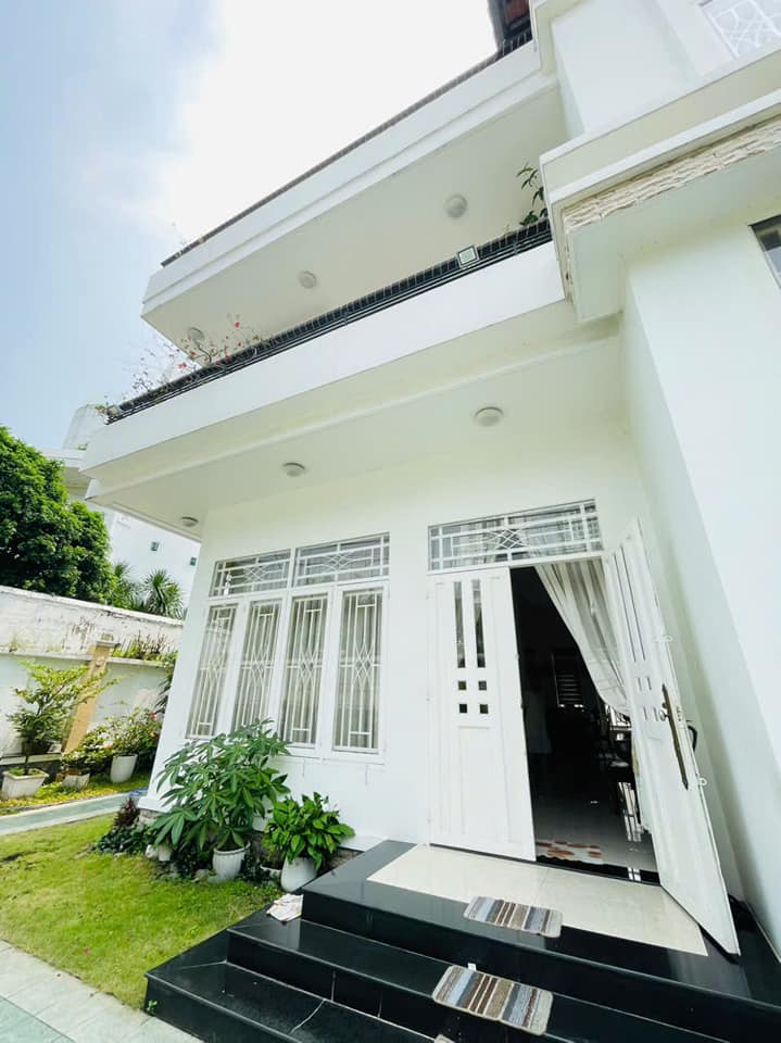 Biệt thự Chánh Hưng Q8 260m² giá 45 tỷ - Sổ hồng riêng, xây dựng kiên cố!