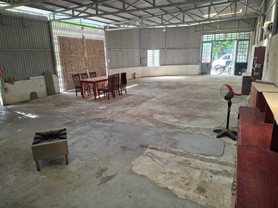 Nhà lô góc cho thuê tại Nguyễn Ân, Hòa Xuân, Cẩm Lệ 164m² - Mặt tiền rộng thoáng, giá chỉ 11 triệu!