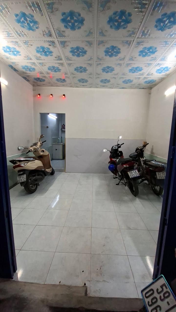 Nhà cho thuê nguyên căn 28m² đường Nguyễn Văn Linh giá 3 triệu - Thoáng mát 2 mặt cửa!