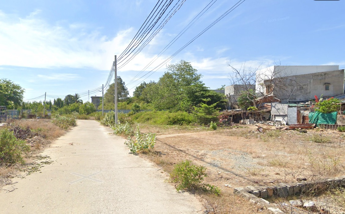 Bán lô đất thổ cư Phường Đông Hải 300m² giá 2.15 tỷ - Vị trí gần biển lý tưởng!