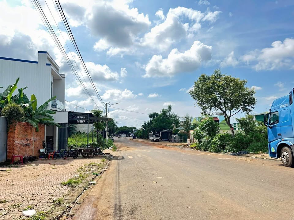 Đất thổ cư 100% tại chợ đầu mối Tân Hoà, 100m² giá chỉ 2.6 tỷ - Cơ hội đầu tư tuyệt vời!